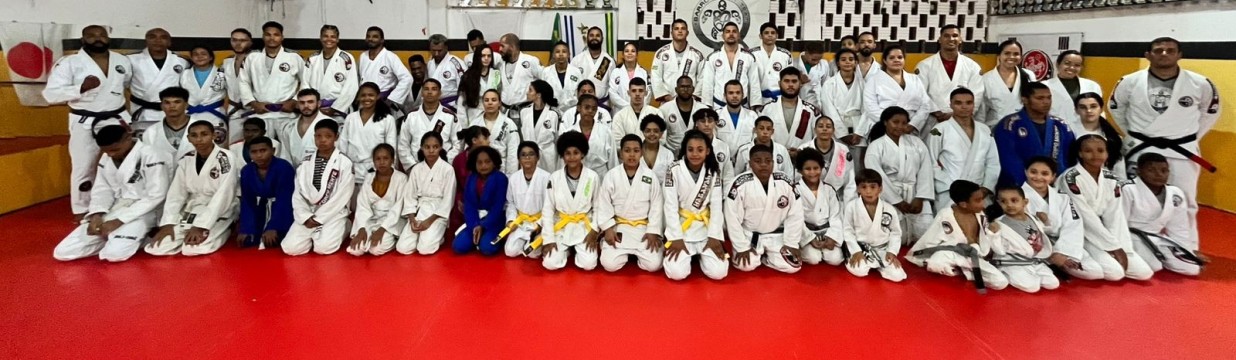 Main image of Academia Corpo e Mente Berimbau Barros Fight Team