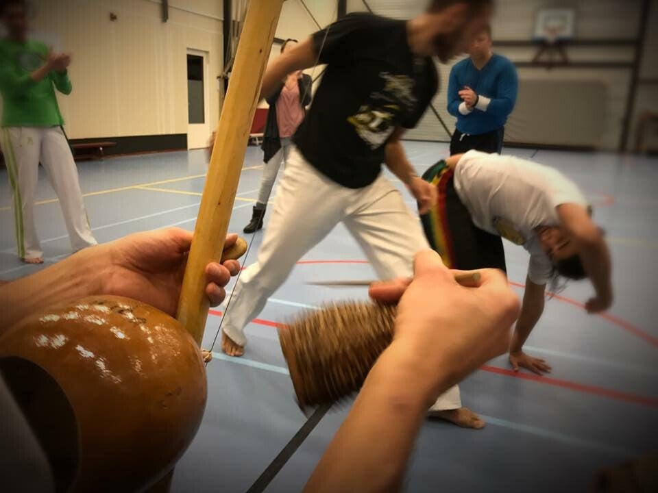 Main image of Capoeira Berimbau de Ouro