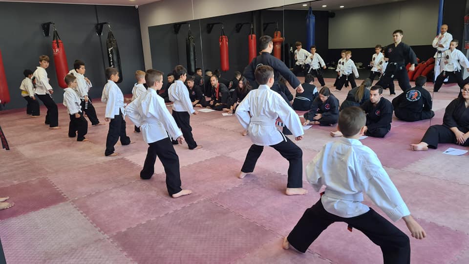 Main image of Doce Pares Australia