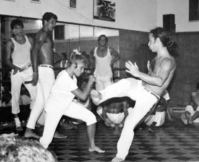 Main image of Escola de Capoeira Grupo Senzala (Mestre Elias)