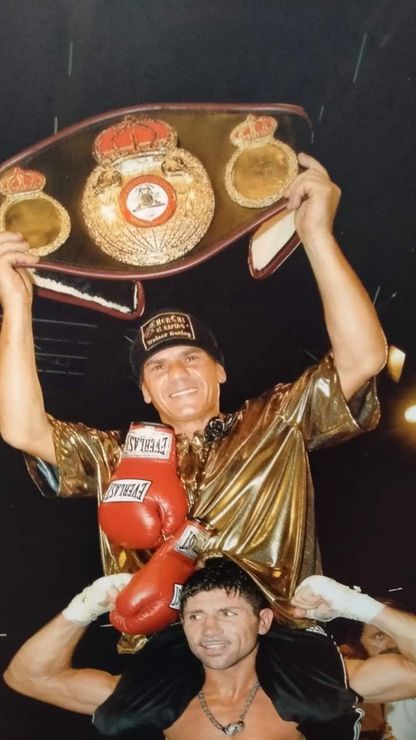 Main image of Golden Gloves
