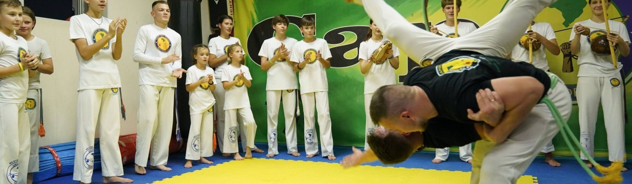 Main image of Grupo AXÉ Capoeira Russia