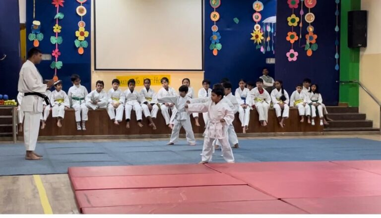 Main image of Karate and Kickboxing Class