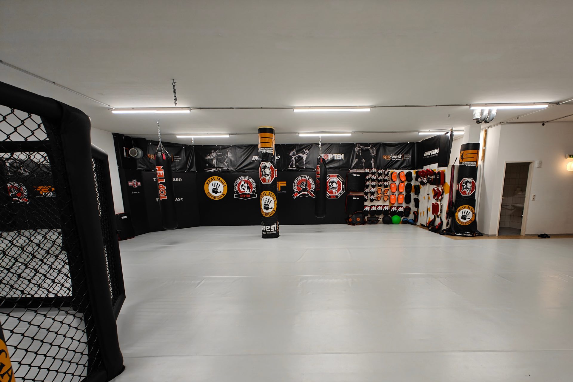 Main image of MMA-Ibk